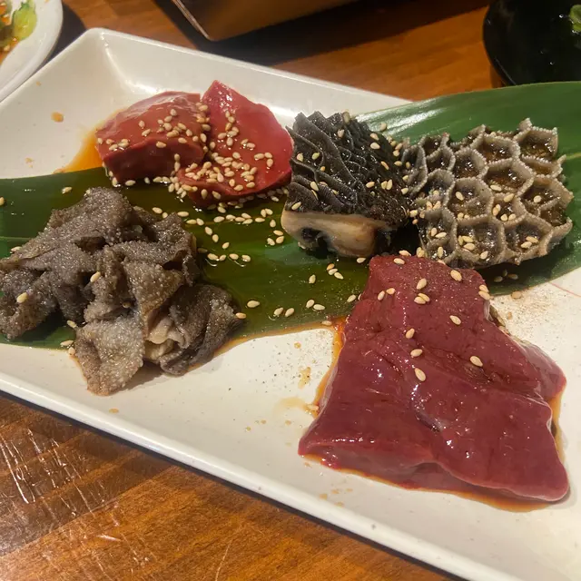 黒毛和牛とタンとハラミ 焼肉じゅんちゃん