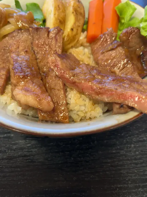 松阪肉 ステーキ 【寶来亭】 / 伊勢うどん しぐれ煮 お土産 【二光堂】/ 伊勢神宮へお参りの際は是非ご利用ください
