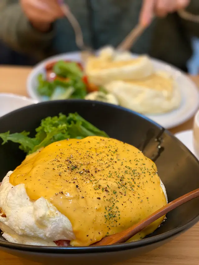 MOON SIDE CAFE