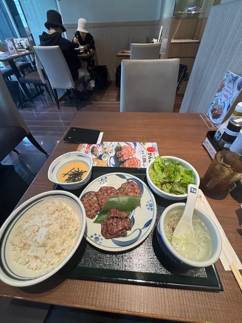 牛たん とろろ 麦めし ねぎし 原宿店