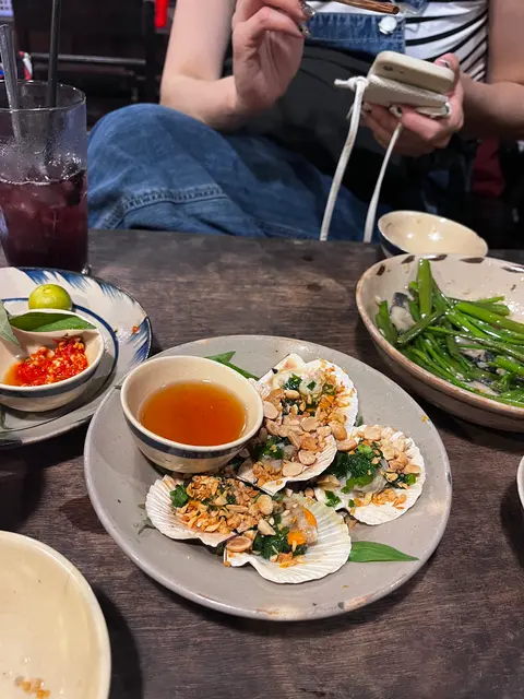 Ốc Chị Em