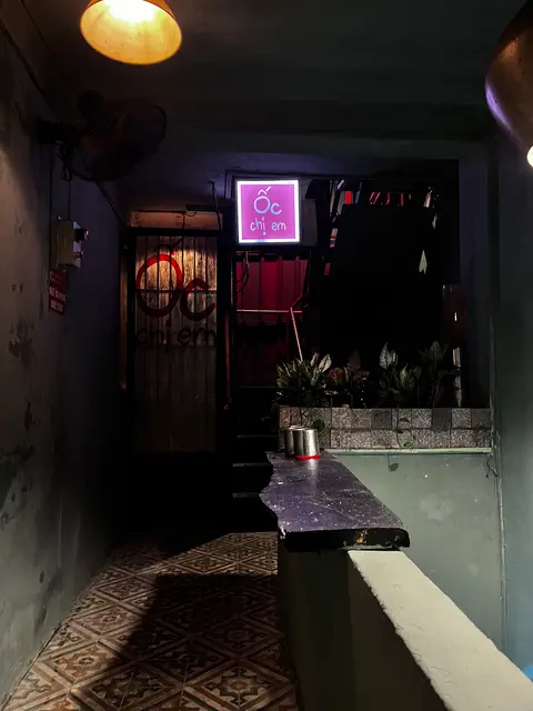 Ốc Chị Em