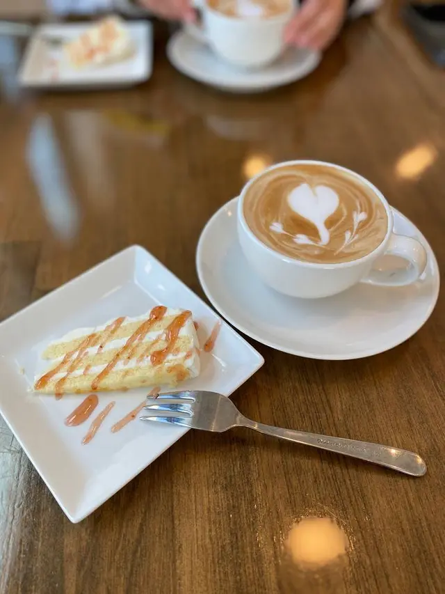 GOLD COAST Cafe + Dining