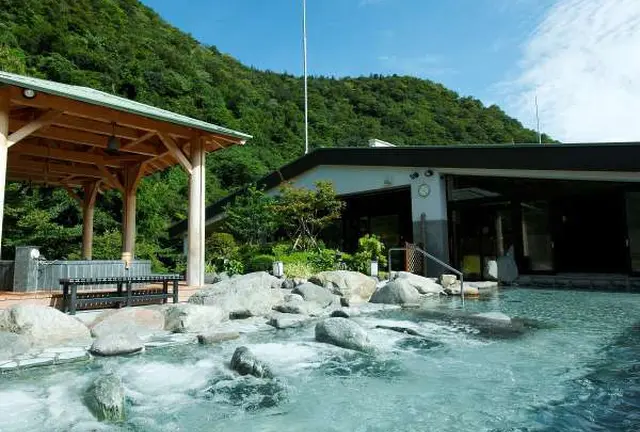箱根で朝風呂温泉と漁港メシ&絶景を楽しむ日帰り湘南ドライブデート❤️