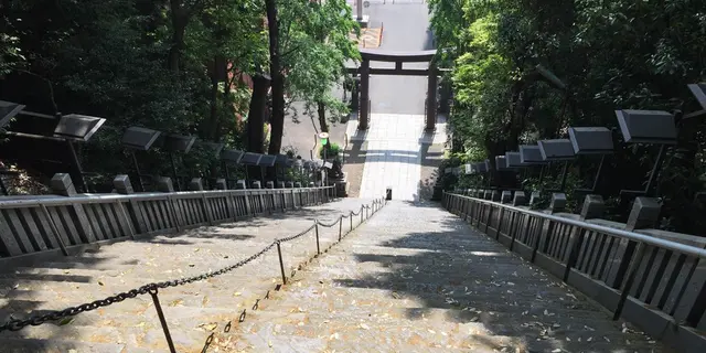 愛宕神社に行って出世しましょう！ついでに前祝いも。