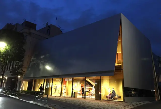 まるで「建築」博物館！表参道青山ショップをデザイン散歩