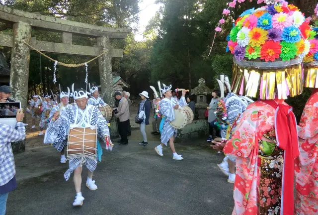 竹屋神社の豊祭（中山田太鼓踊り）