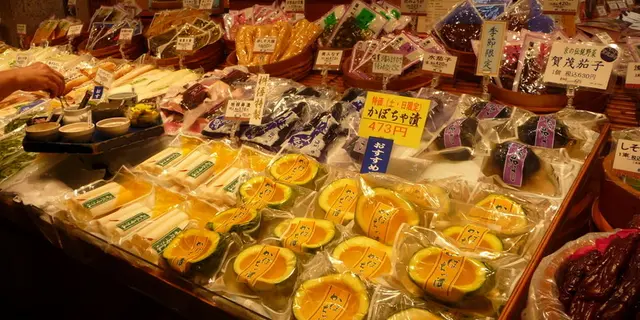 お昼にのんびり、ぷちグルメ。