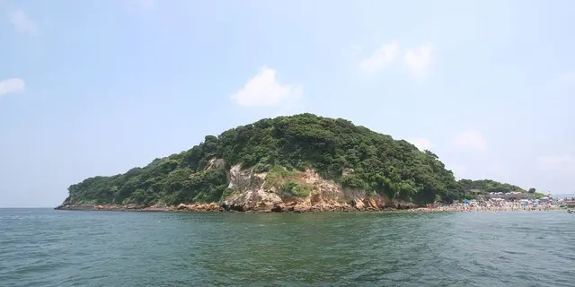 横須賀は海軍カレーだけじゃない、東京湾内唯一の自然島、猿島探検
