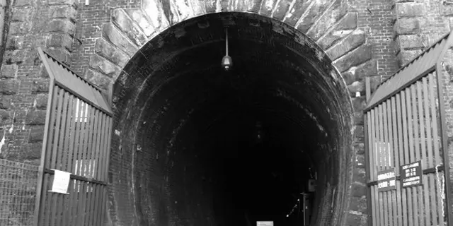 夏でも涼しい！トンネルを抜けるとそこはワインカーブだった～勝沼トンネルさんぽ