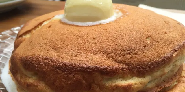 愛犬同伴で…パンケーキ、オニオングラタンスープを！  ６の付く日はMOET(シャンパン)が半額です。
