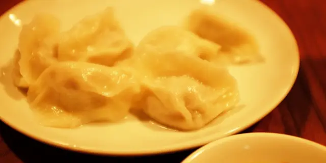 乃木坂に昼集合して世界一の餃子食べて美術館！