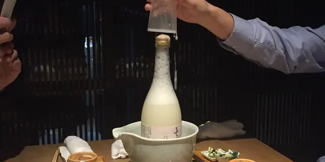 日本酒を楽しむ