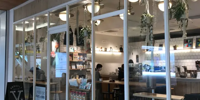新宿すたーと→朝カフェ😋❶