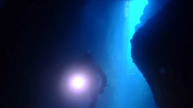 プチ宮古島⁉︎都心から日帰りも可能な海底洞窟ダイブ…雲見‼︎