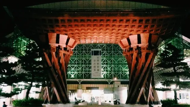 金沢駅の“東”を2時間半で楽しむ弾丸プラン！(美術館・食べ歩き編)