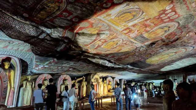 初めてのスリランカ旅｜車に乗って世界遺産・ダンブッラ石窟寺院へ