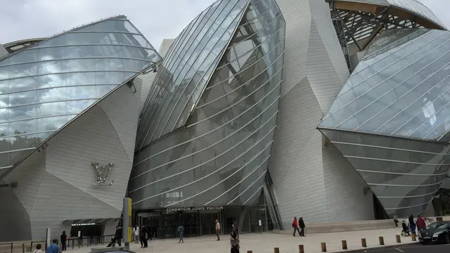 パリ、近代建築を巡る旅