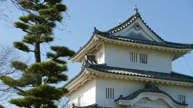 丸亀城と丸亀定番グルメ、第62番から始める四国巡礼の旅