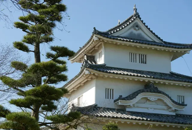 丸亀城と丸亀定番グルメ、第62番から始める四国巡礼の旅