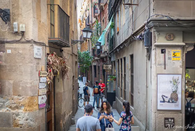 バルセロナのゴシック地区（旧市街）をお散歩しながらグルメを満喫