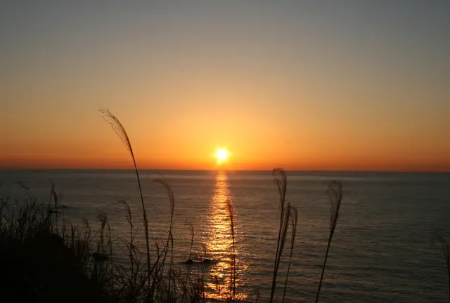 国境の島、対馬から夕陽を見る
