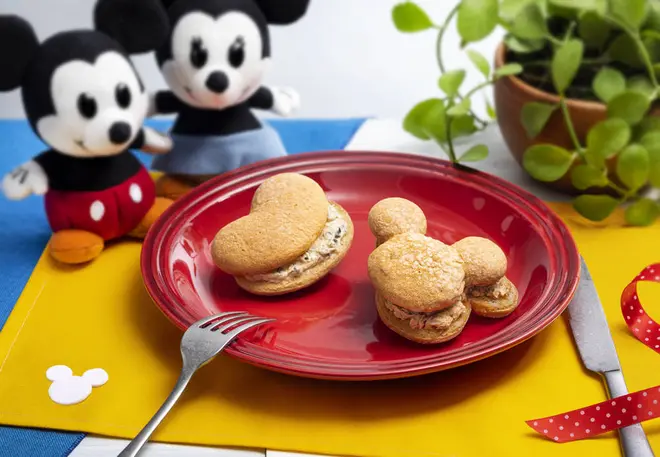 ミッキーマウス／パンケーキサンド「見ぃつけたっ」（c）Disney