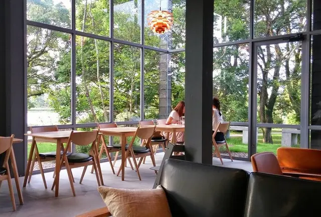 江津湖のほとりで、自然を見ながらくつろげるカフェ♪