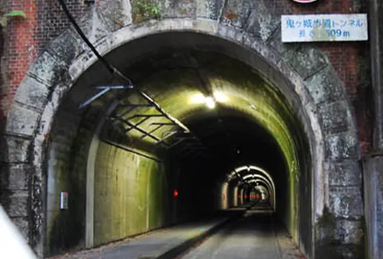 帰りのトンネル